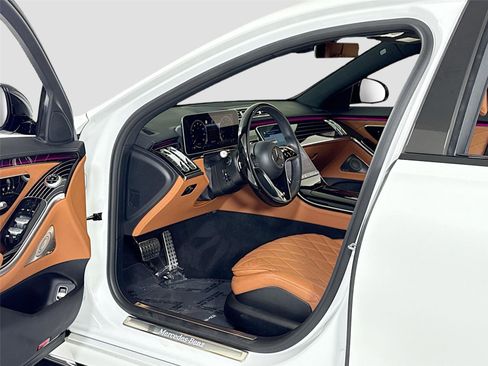 Used 2025 Mercedes-Benz S 580 S 580 * Factory Satin White * image 13