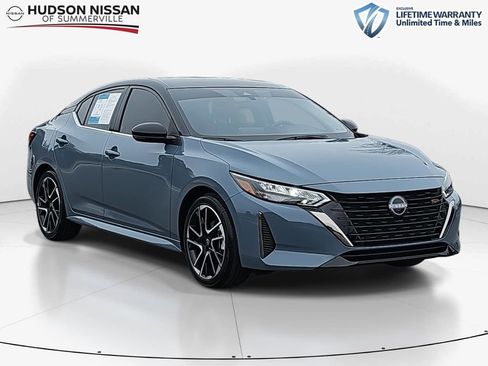 Used 2025 Nissan Sentra SR image 1