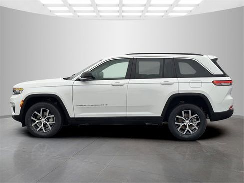 New 2025 Jeep Grand Cherokee Limited image 8