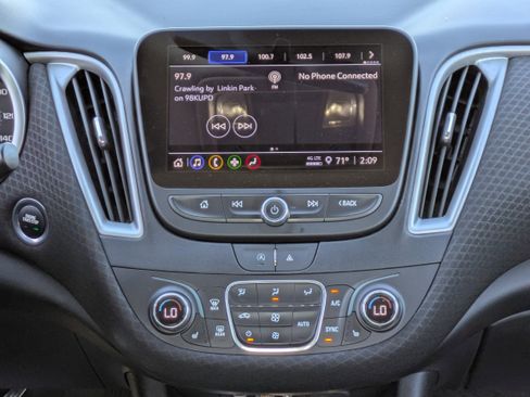 Used 2024 Chevrolet Malibu LT image 18