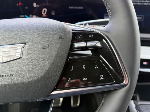 New 2025 Cadillac Optiq Luxury 1 AWD/4WD image 21