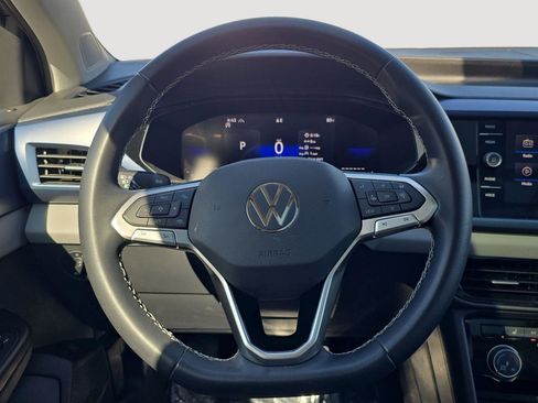 Certified 2023 Volkswagen Taos SE w/ Panoramic Sunroof Package AWD/4WD image 17