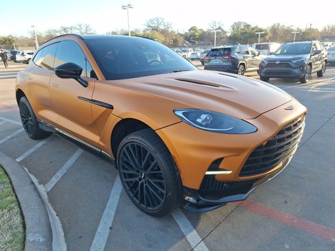 Used 2023 Aston Martin DBX 707 image 8