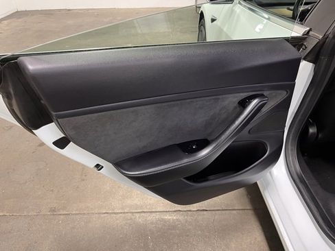 Used 2019 Tesla Model 3 Standard Range Plus image 19