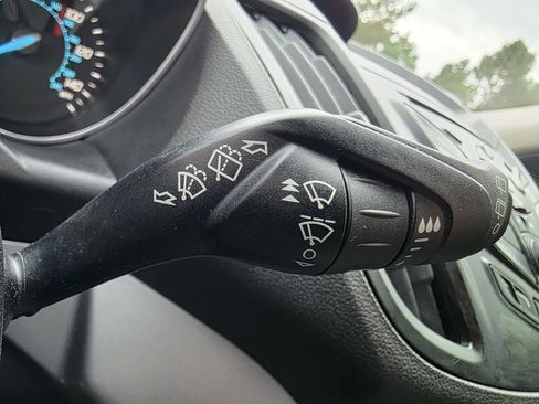 Used 2015 Ford Escape SE FWD image 30
