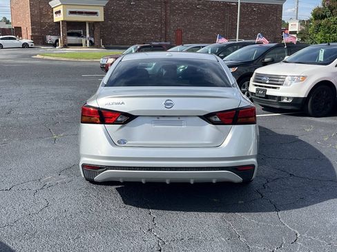 Used 2019 Nissan Altima 2.5 S FWD image 7