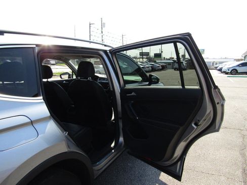 Used 2020 Volkswagen Tiguan S image 19