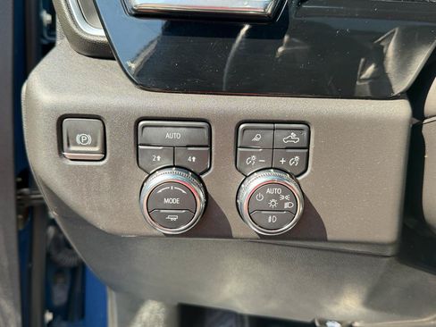 Used 2024 GMC Sierra 1500 SLT w/ SLT Convenience Package AWD/4WD image 30