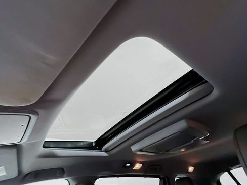 Used 2018 Honda Odyssey Touring image 19