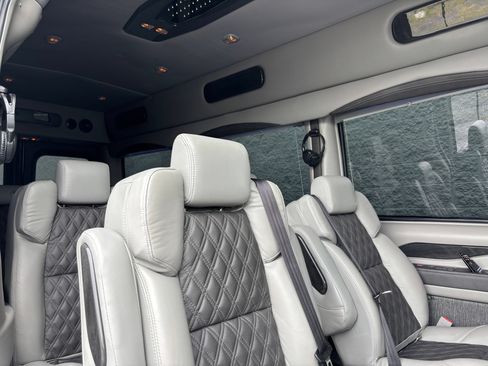 Used 2023 Mercedes-Benz Sprinter 2500 image 42