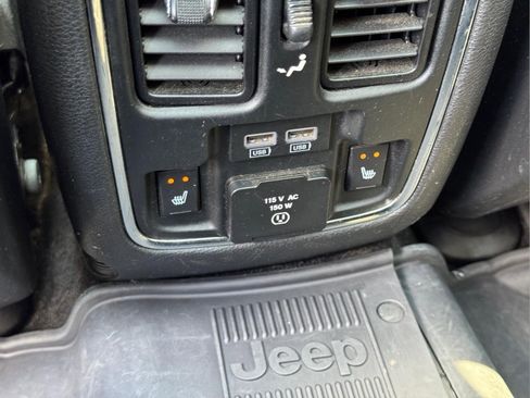 Used 2015 Jeep Grand Cherokee Overland AWD/4WD image 16