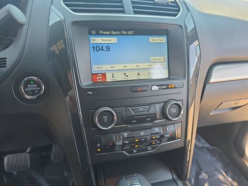 Used 2019 Ford Explorer XLT w/ XLT Sport Appearance Package AWD/4WD image 27