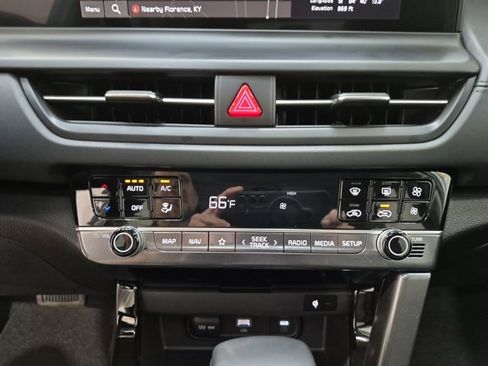 Used 2025 Kia Seltos SX w/ SX Sunroof Package AWD/4WD image 24