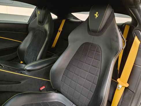 Used 2022 Ferrari Roma image 31