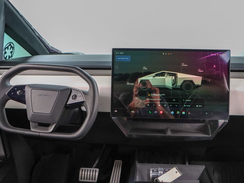 Used 2024 Tesla Cybertruck AWD Crew Cab image 16