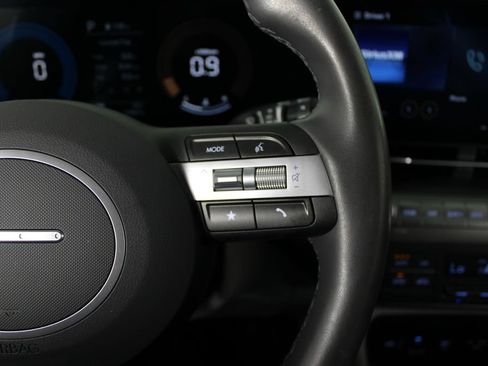 Certified 2025 Hyundai Kona SEL FWD image 25