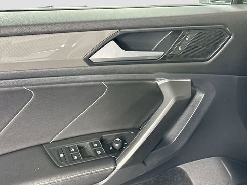 Certified 2022 Volkswagen Tiguan SE image 16