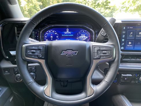 Used 2025 Chevrolet Silverado 2500 LTZ w/ LTZ Plus Package AWD/4WD image 19