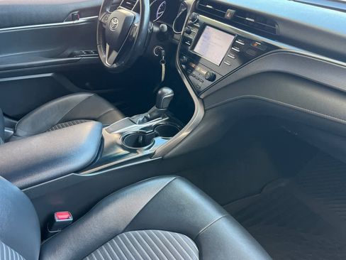 Used 2019 Toyota Camry SE FWD image 17