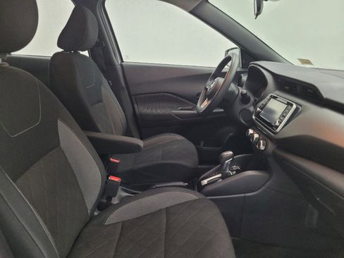 Used 2020 Nissan Kicks S image 21