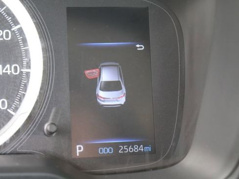 Used 2021 Toyota Corolla LE image 19