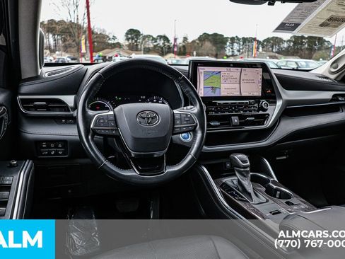 Used 2021 Toyota Highlander Platinum image 31