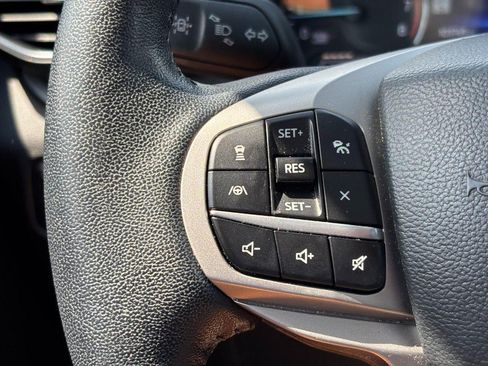Used 2022 Ford Explorer XLT w/ Equipment Group 202A AWD/4WD image 20
