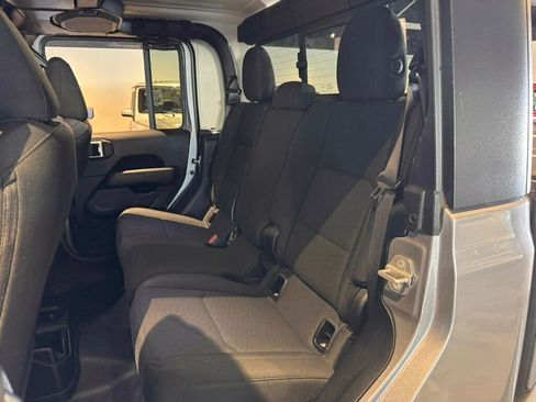 Used 2020 Jeep Gladiator Overland w/ Trailer Tow Package image 11