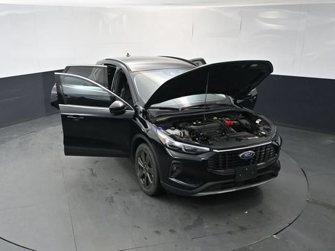 Used 2024 Ford Escape Platinum AWD/4WD image 17