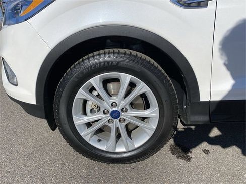 Used 2019 Ford Escape SEL image 10