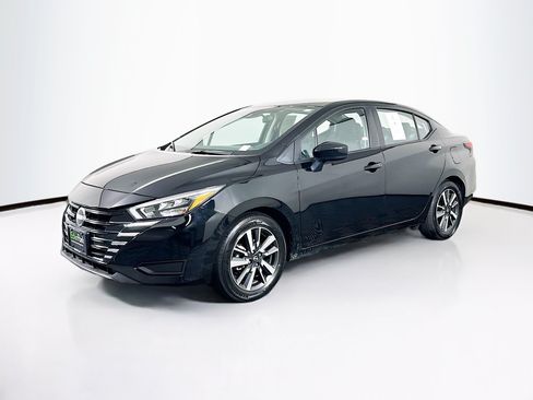 Used 2025 Nissan Versa SV FWD image 3