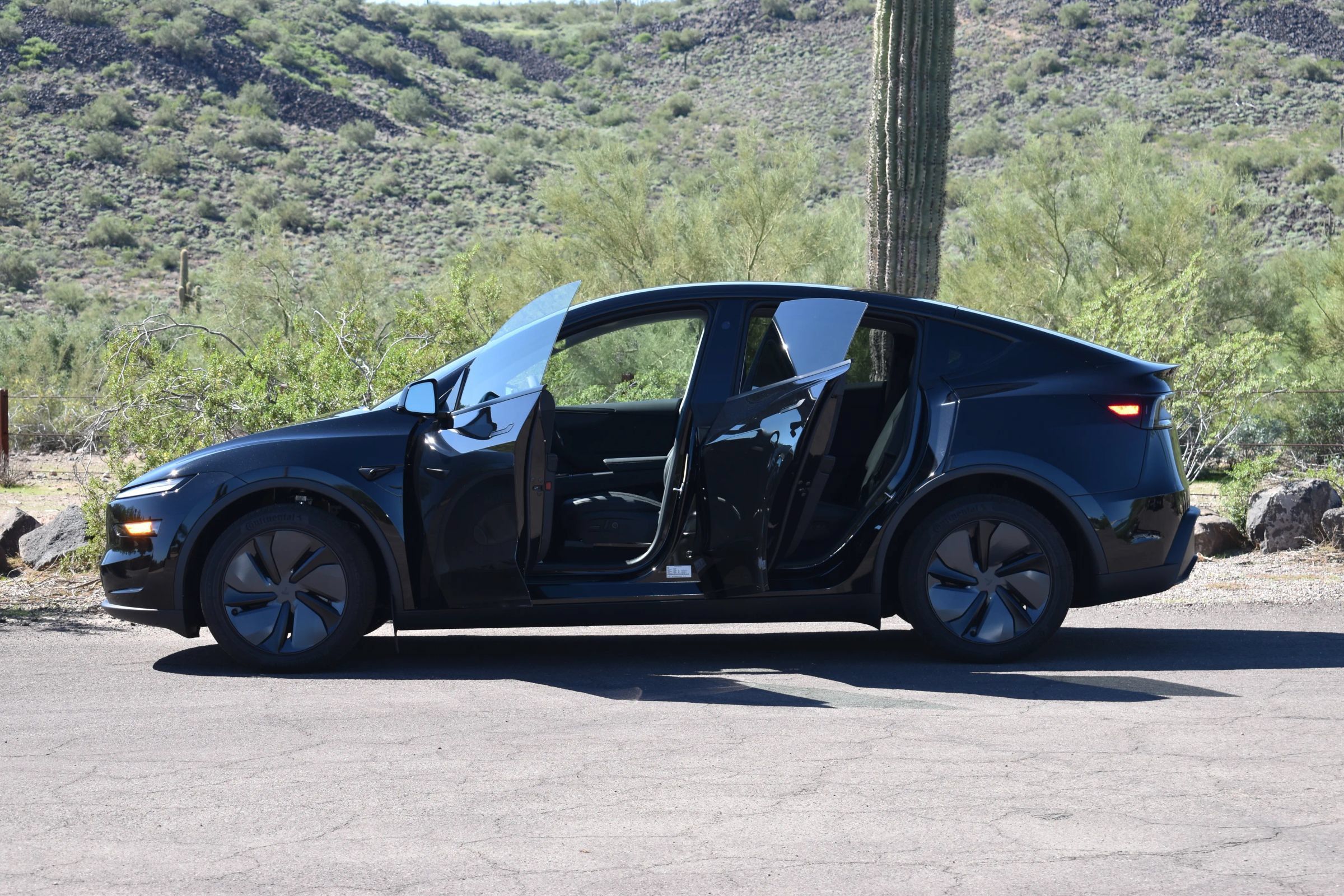 Used 2026 Tesla Model Y 2WD image 5