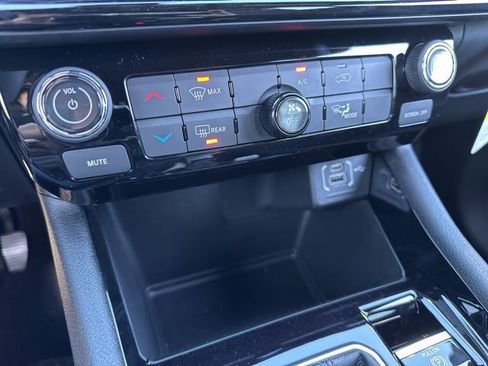 New 2026 Jeep Compass Latitude image 43