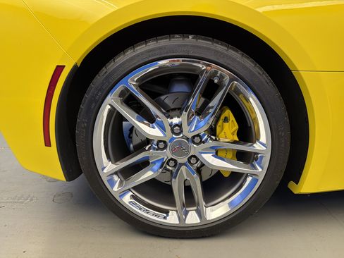 Used 2017 Chevrolet Corvette Stingray Convertible RWD image 9