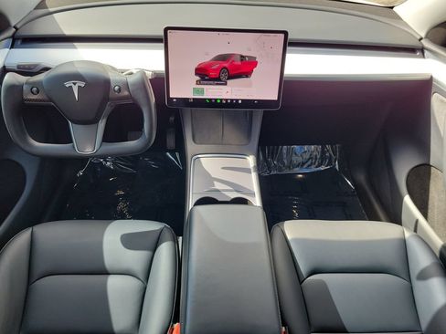 Used 2024 Tesla Model Y Long Range AWD/4WD image 17