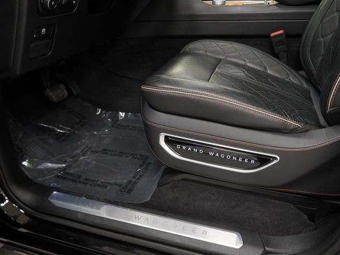 Certified 2024 Jeep Grand Wagoneer Series III w/ Rear Seat Video Group 1 image 43