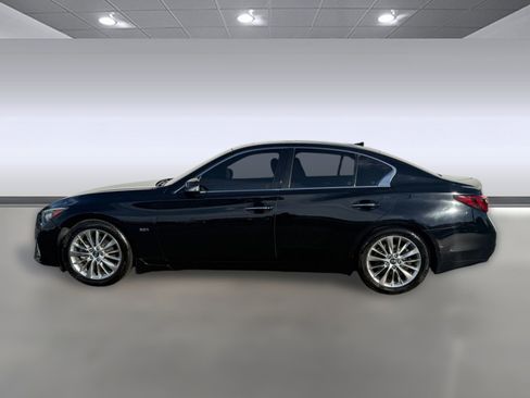 Used 2019 INFINITI Q50 Luxe w/ Essential Package (3.0T Luxe) image 2