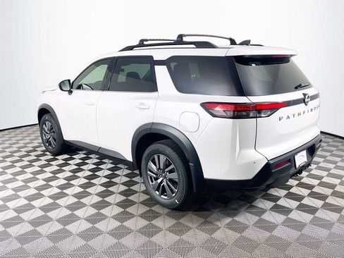 New 2026 Nissan Pathfinder SV image 5