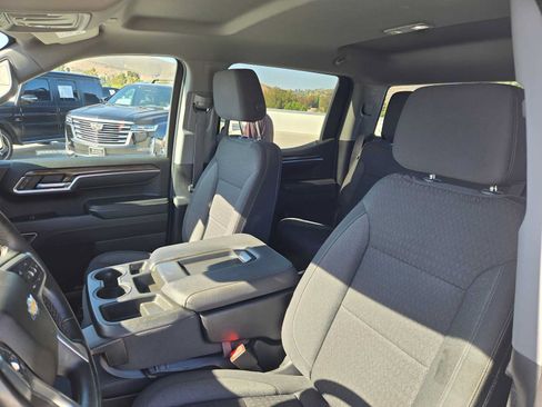 Used 2023 Chevrolet Silverado 1500 LT AWD/4WD image 21