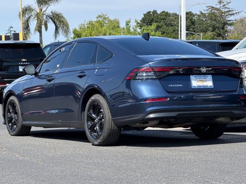 Used 2025 Honda Accord SE image 7