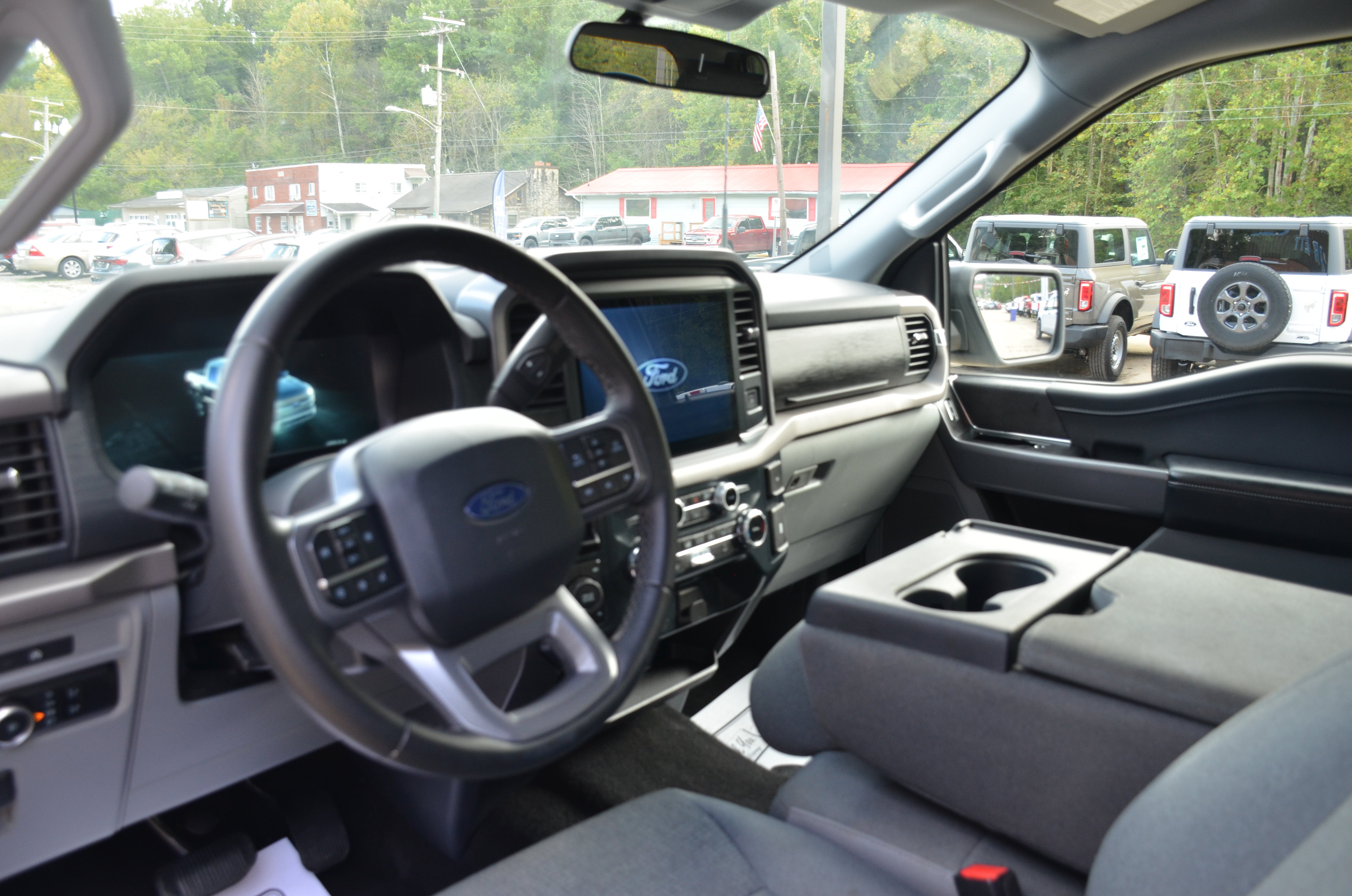 Used 2025 Ford F150 XLT w/ Equipment Group 301A Standard AWD/4WD image 29
