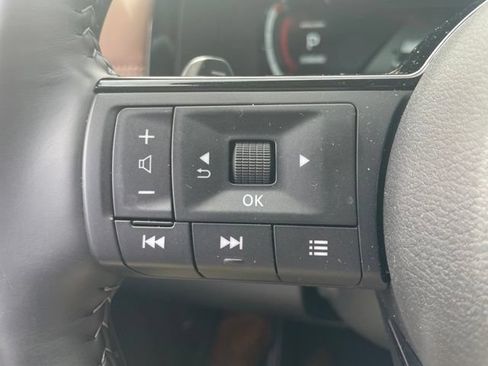 Used 2025 Nissan Pathfinder Platinum FWD image 21