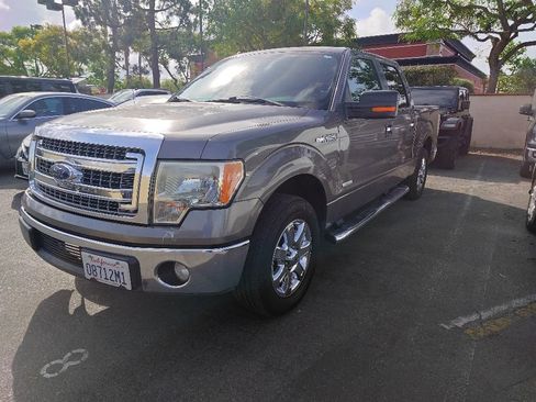 Used 2013 Ford F150 XLT w/ Luxury Equipment Group RWD image 18