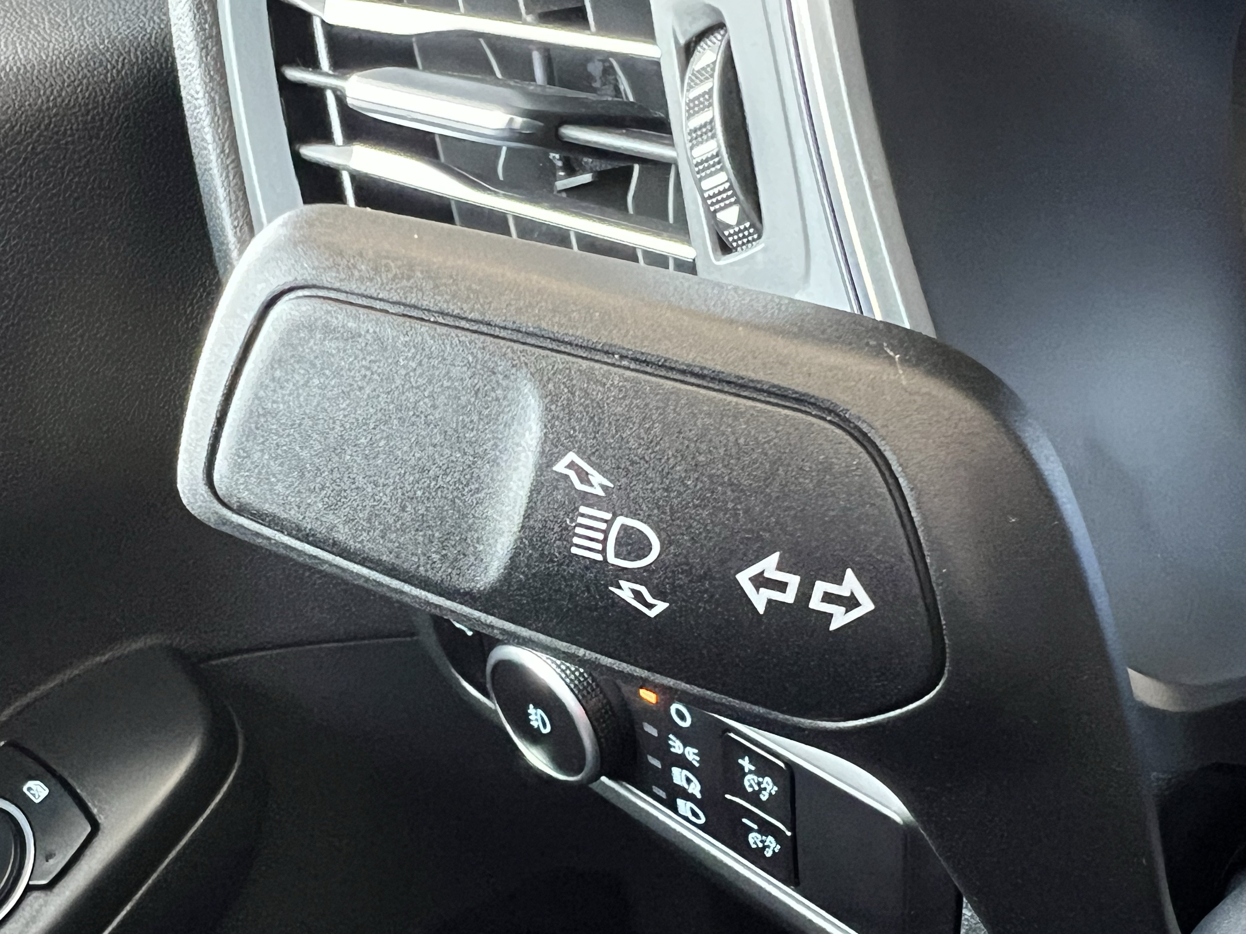 Used 2023 Ford Escape Platinum w/ Premium Technology Package AWD/4WD image 31