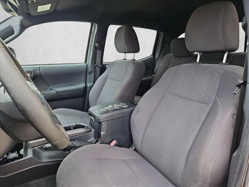 Used 2017 Toyota Tacoma TRD Sport RWD image 13