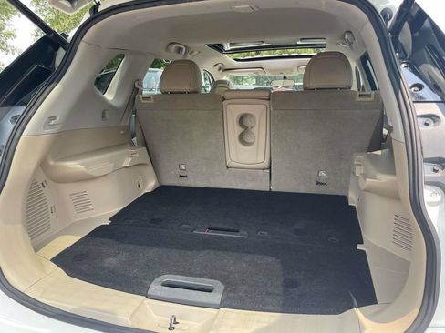 Used 2016 Nissan Rogue SL w/ SL Premium Package FWD image 11