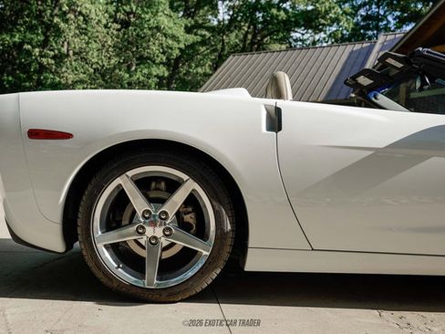 Used 2005 Chevrolet Corvette Convertible w/ Preferred Equipment Group RWD image 10