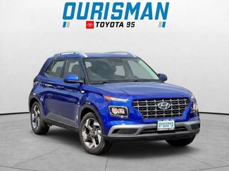 Used 2025 Hyundai Venue SEL FWD video 1