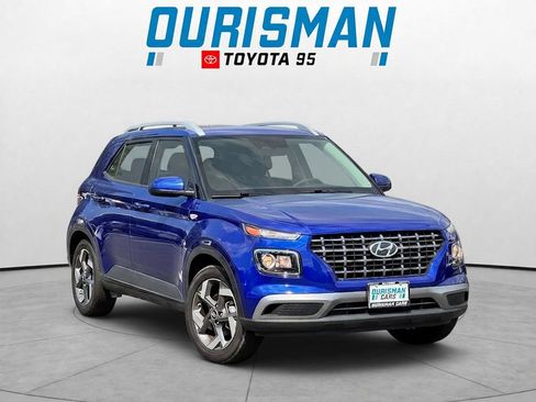 Used 2025 Hyundai Venue SEL FWD image 1