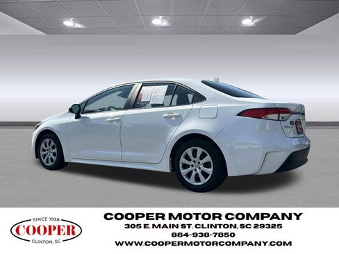 Used 2024 Toyota Corolla LE FWD image 3